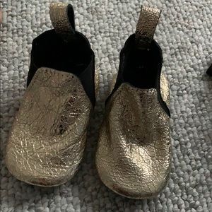 Freshly picked Chelsea boots mini soles